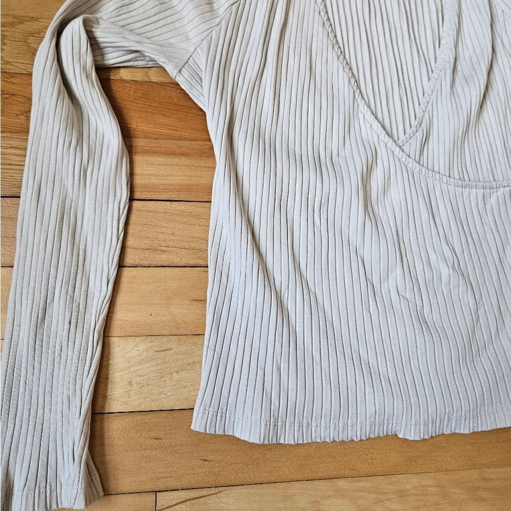 Universal Thread CreamWomen's Top - Picture 5 of 11